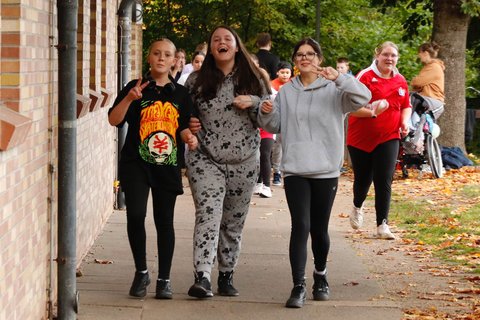 Abbildung von Läuferinnen und Läufern beim Lauftag