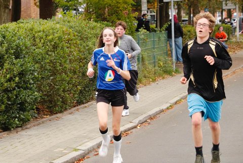 Abbildung von Läuferinnen und Läufer beim Lauftag